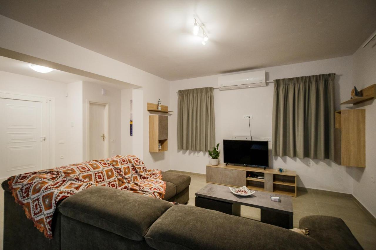 Boviana With Private Swimming Pool *