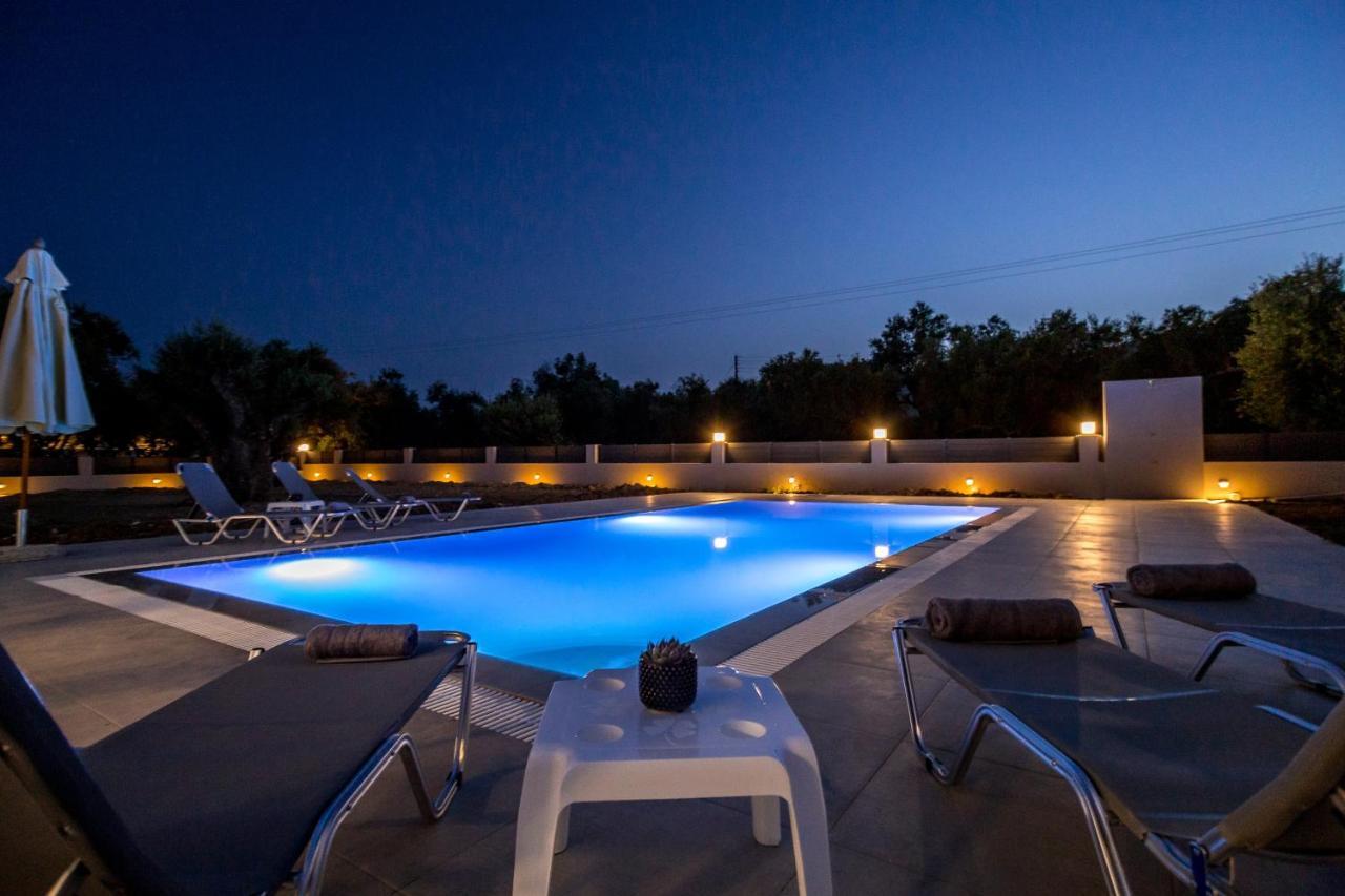 Boviana With Private Swimming Pool