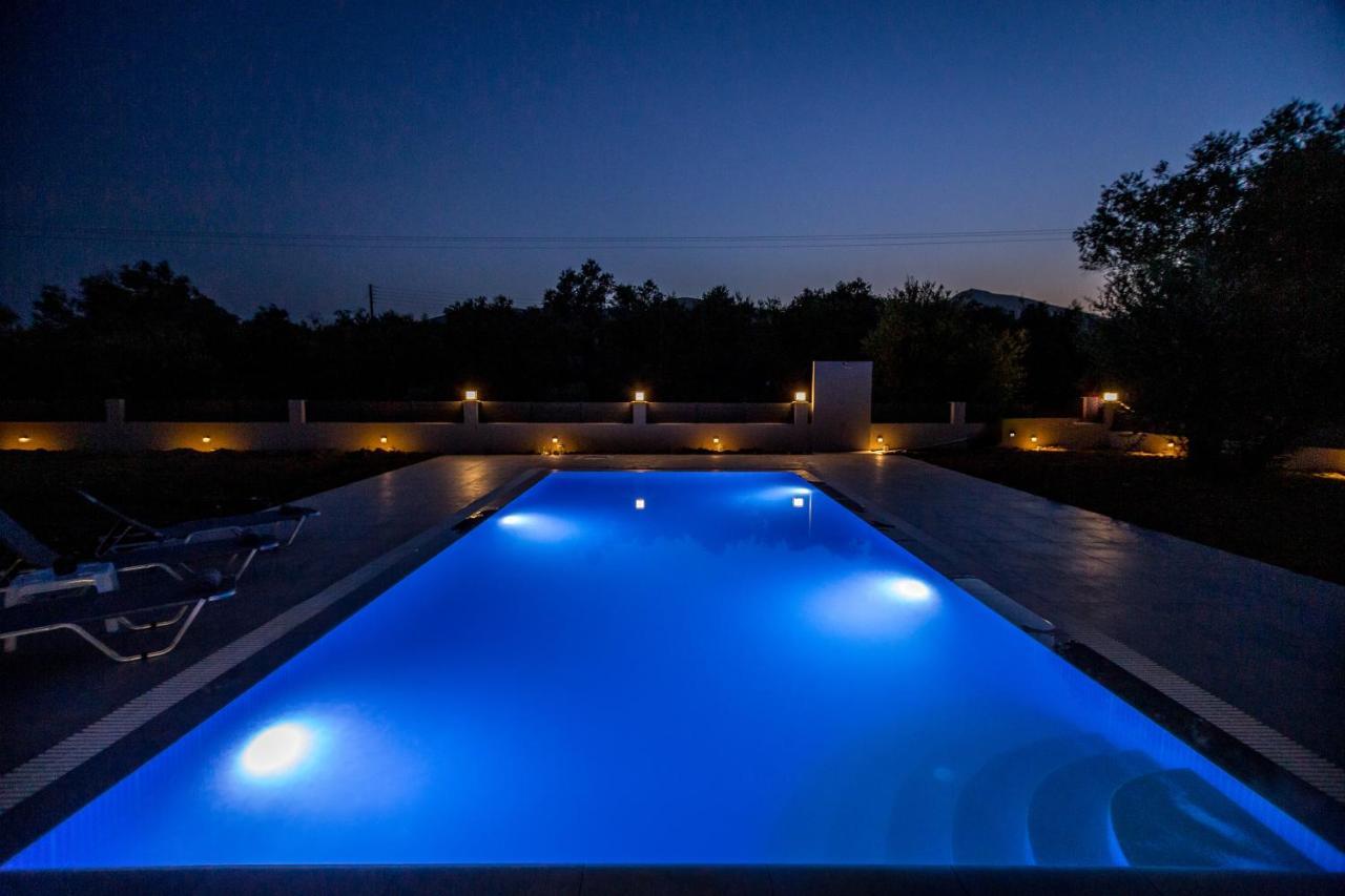 Boviana With Private Swimming Pool